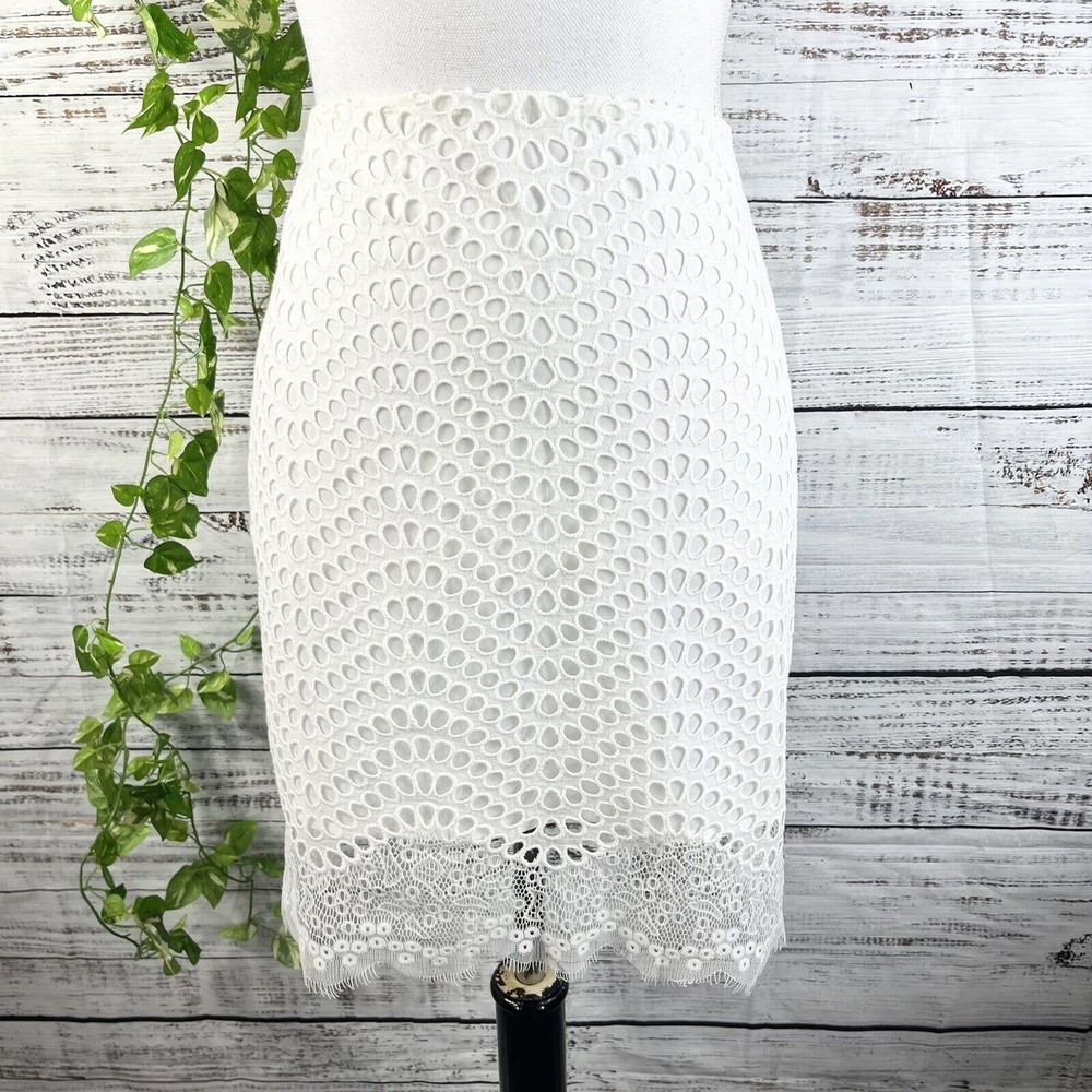 Ann Taylor Skirt size 10 White Eyelet Lace Straight Knee Wedding Beach Cocktail